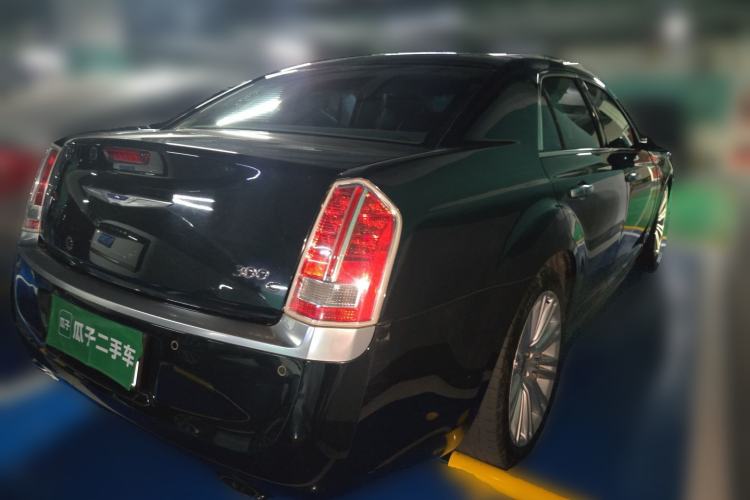 Used Chrysler 300C 2014 3.0L Excellence Edition Rear Right 45 Deg