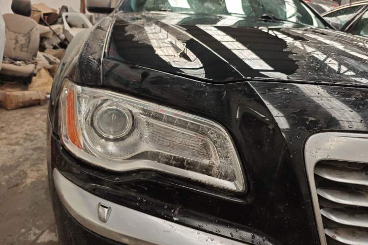 Used Chrysler 300C 2014 3.0L Excellence Edition Right Front Headlight