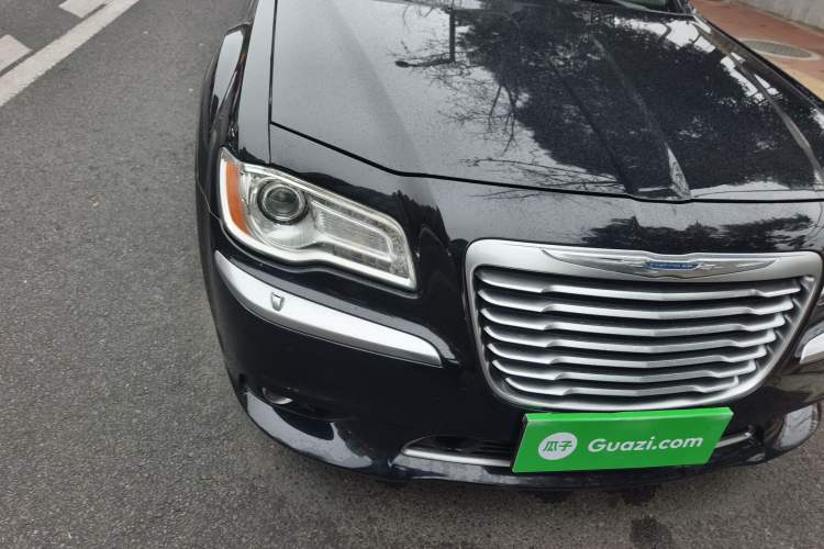 Used Chrysler 300C 2014 3.0L Excellence Edition Right Front Headlight