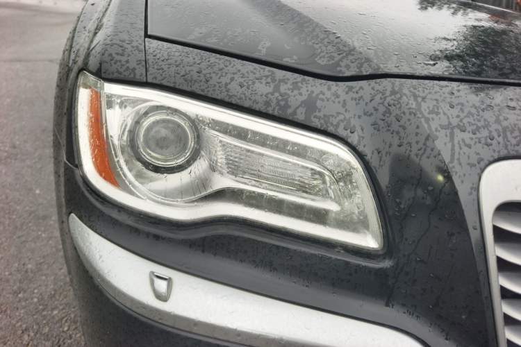 Used Chrysler 300C 2014 3.0L Excellence Edition Right Front Headlight