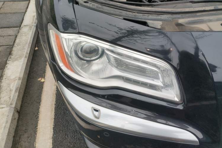Used Chrysler 300C 2014 3.0L Excellence Edition Right Front Headlight