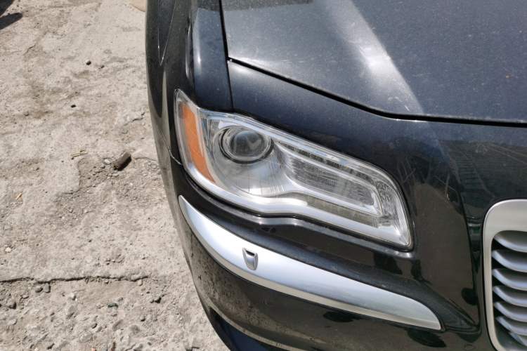 Used Chrysler 300C 2014 3.0L Excellence Edition Right Front Headlight