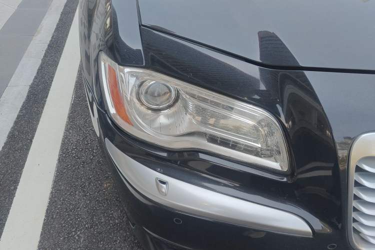 Used Chrysler 300C 2014 3.0L Excellence Edition Right Front Headlight