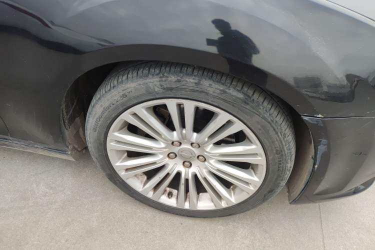 Used Chrysler 300C 2014 3.0L Excellence Edition Right Front Wheel Hub