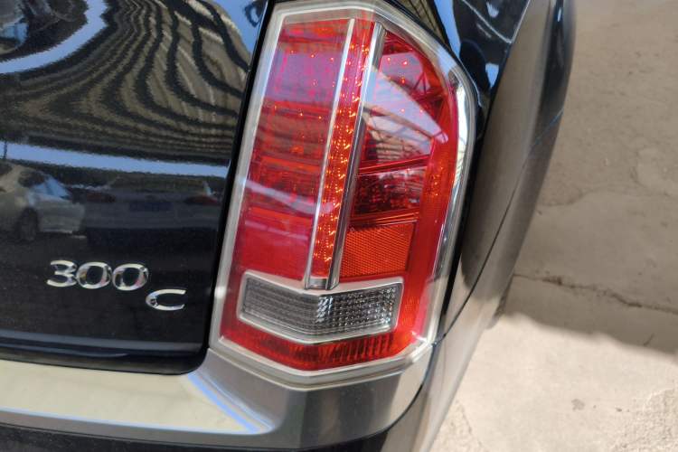 Used Chrysler 300C 2014 3.0L Excellence Edition Right Rear Taillight