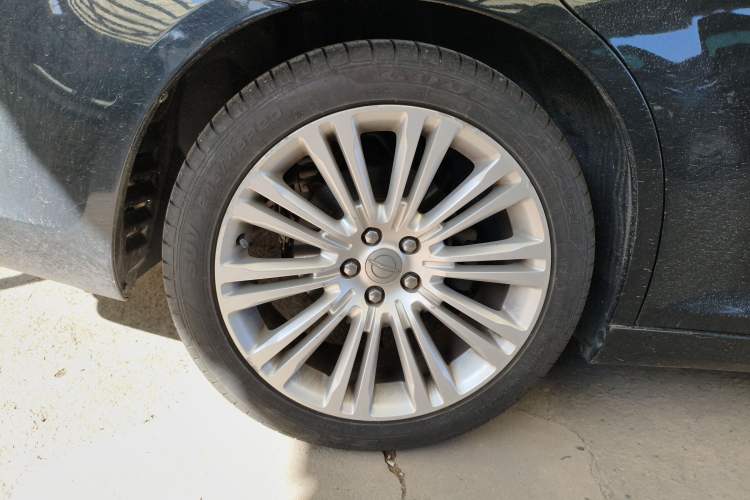 Used Chrysler 300C 2014 3.0L Excellence Edition Right Rear Wheel Hub