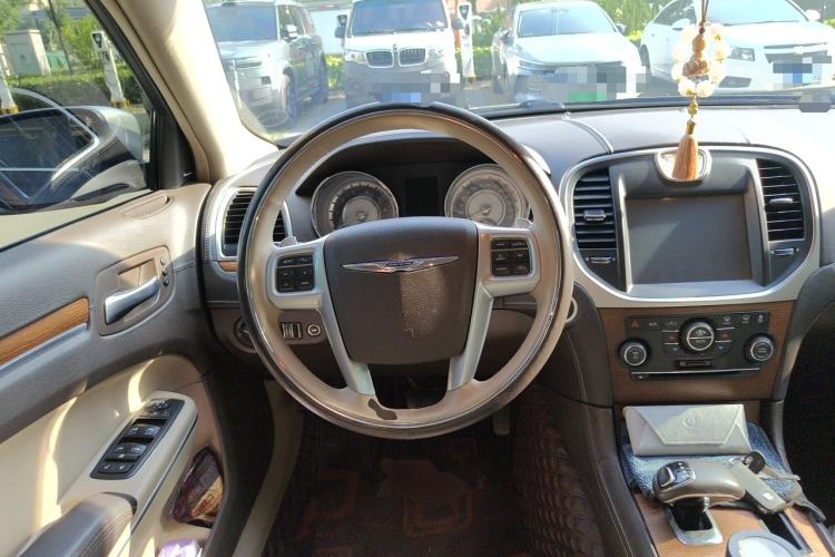 Used Chrysler 300C 2014 3.0L Excellence Edition Steering Wheel