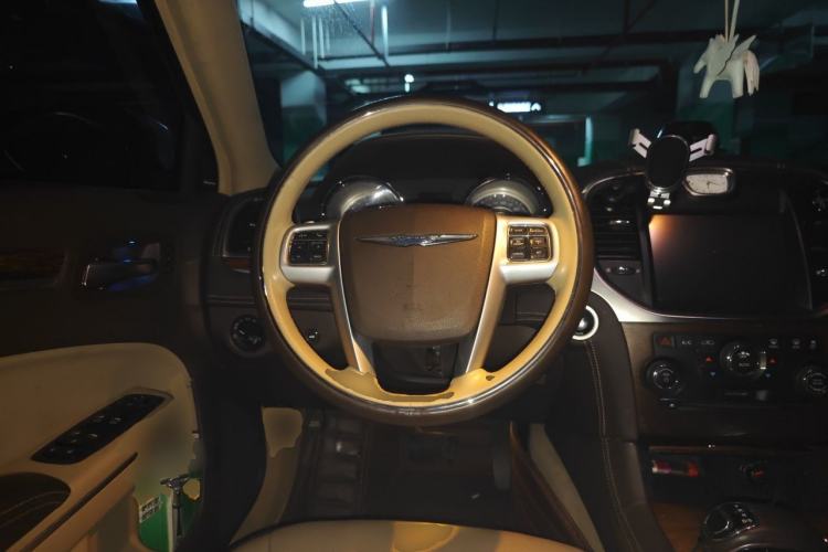 Used Chrysler 300C 2014 3.0L Excellence Edition Steering Wheel