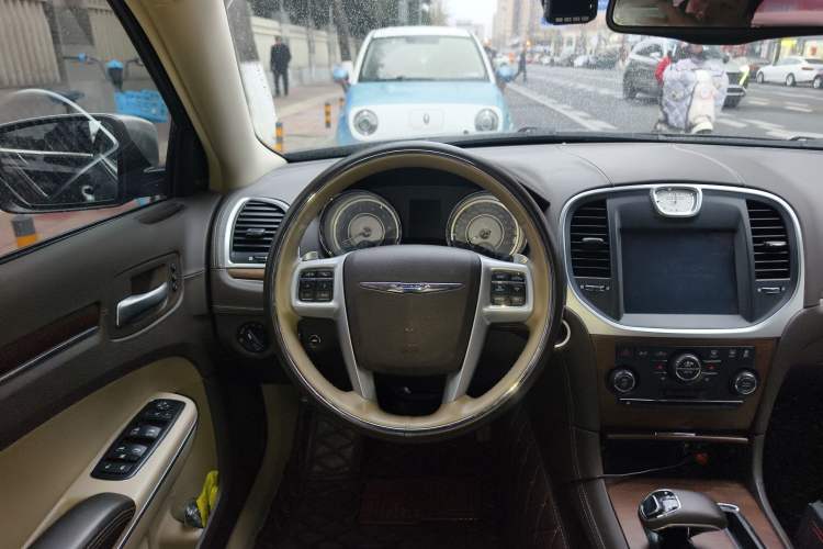 Used Chrysler 300C 2014 3.0L Excellence Edition Steering Wheel