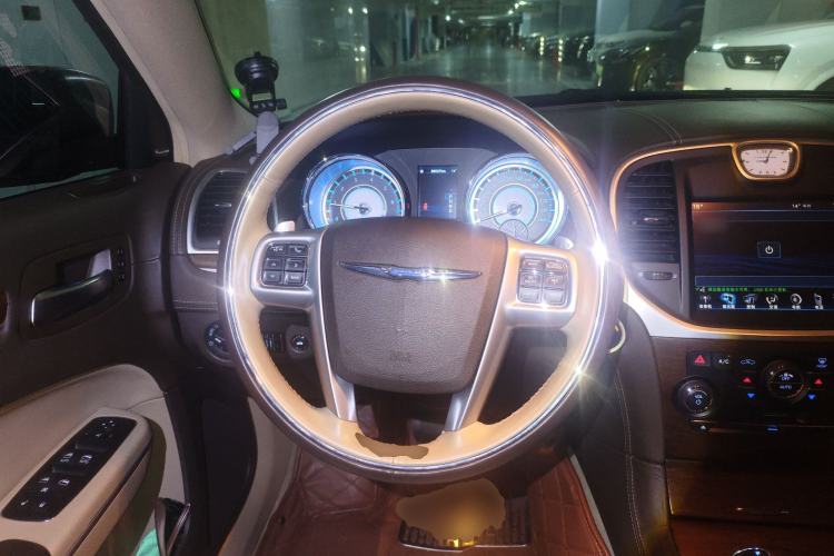 Used Chrysler 300C 2014 3.0L Excellence Edition Steering Wheel