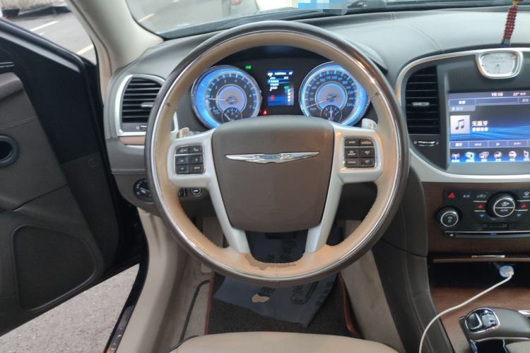 Used Chrysler 300C 2014 3.0L Excellence Edition Steering Wheel