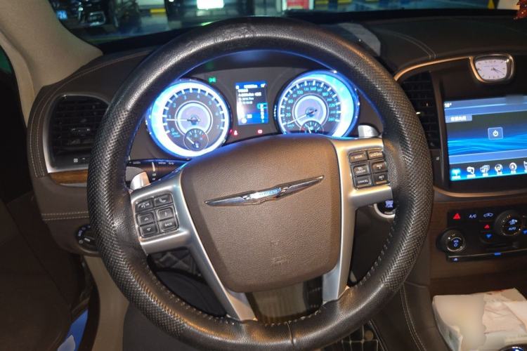 Used Chrysler 300C 2014 3.0L Excellence Edition Steering Wheel
