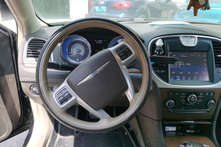 Used Chrysler 300C 2014 3.0L Excellence Edition Steering Wheel