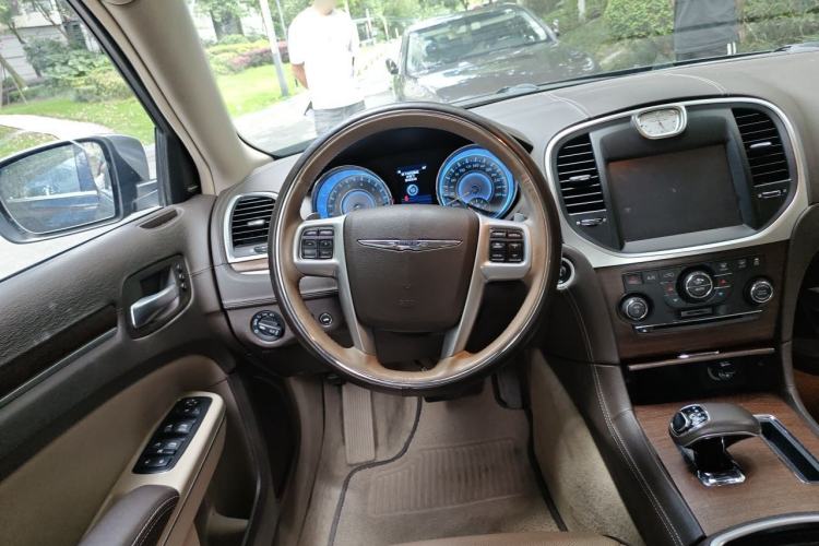 Used Chrysler 300C 2014 3.0L Excellence Edition Steering Wheel