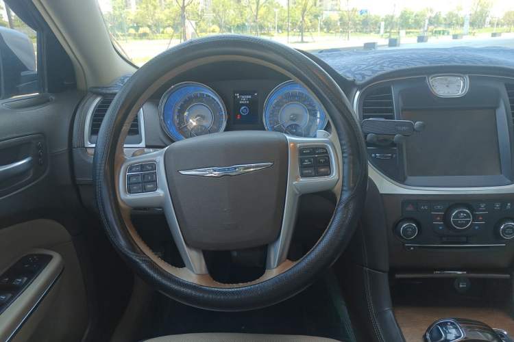 Used Chrysler 300C 2014 3.0L Excellence Edition Steering Wheel