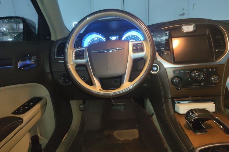 Used Chrysler 300C 2014 3.0L Excellence Edition Steering Wheel