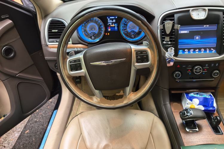 Used Chrysler 300C 2014 3.0L Excellence Edition Steering Wheel