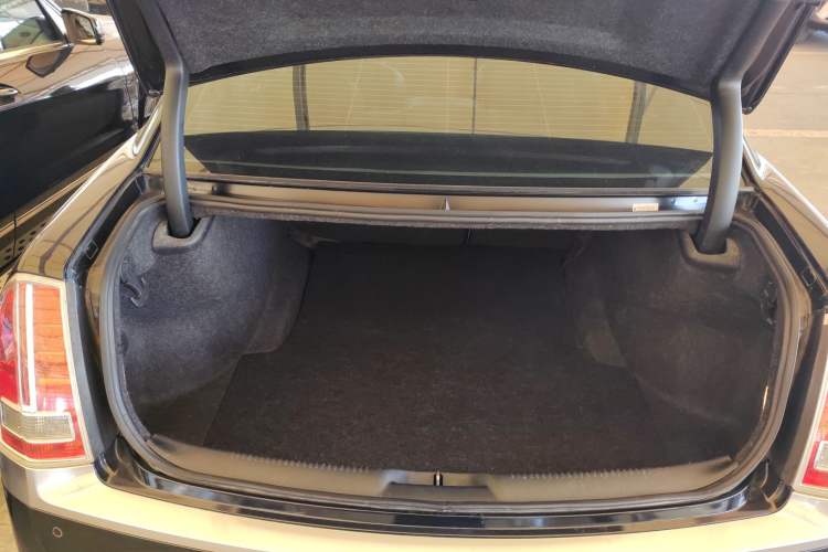Used Chrysler 300C 2014 3.0L Excellence Edition Trunk