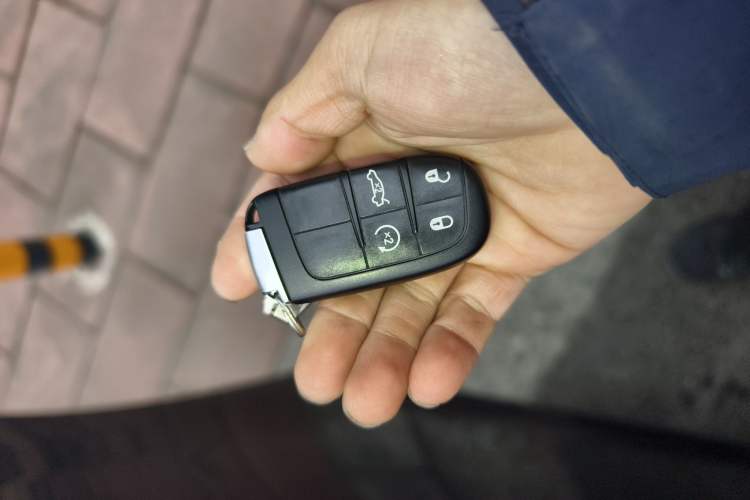 Used Chrysler 300C 2014 3.0L Excellence Edition Vehicle Key