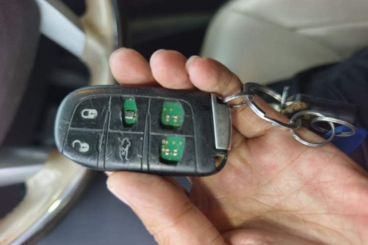 Used Chrysler 300C 2014 3.0L Excellence Edition Vehicle Key