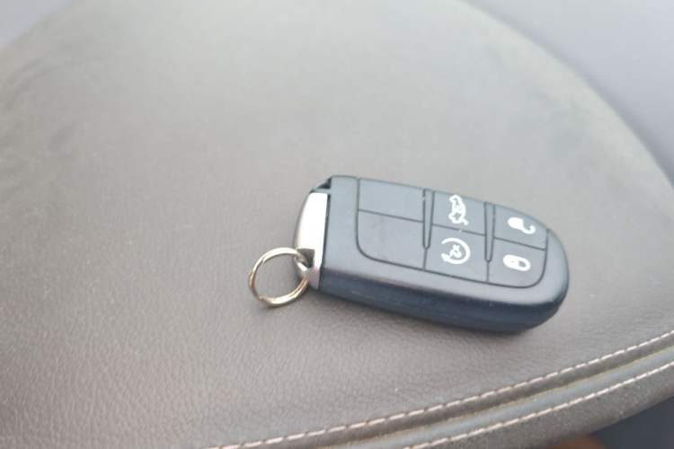 Used Chrysler 300C 2014 3.0L Excellence Edition Vehicle Key