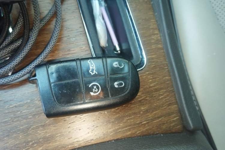 Used Chrysler 300C 2014 3.0L Excellence Edition Vehicle Key