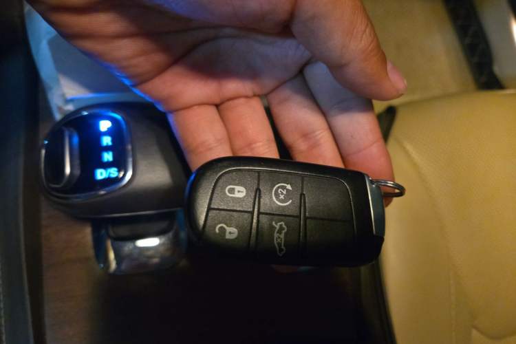 Used Chrysler 300C 2014 3.0L Excellence Edition Vehicle Key
