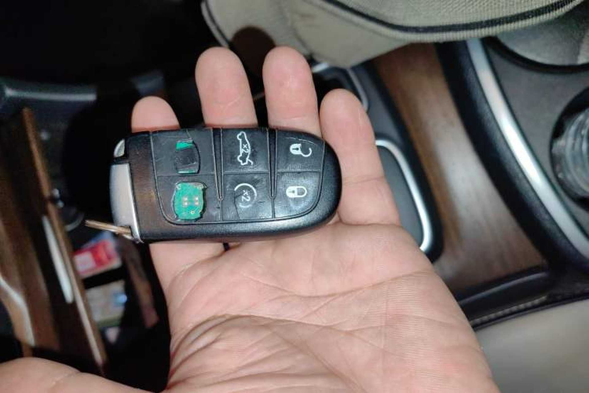 Used Chrysler 300C 2014 3.0L Excellence Edition Vehicle Key