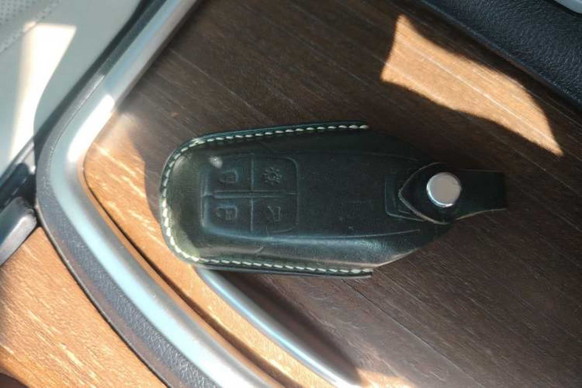 Used Chrysler 300C 2014 3.0L Excellence Edition Vehicle Key