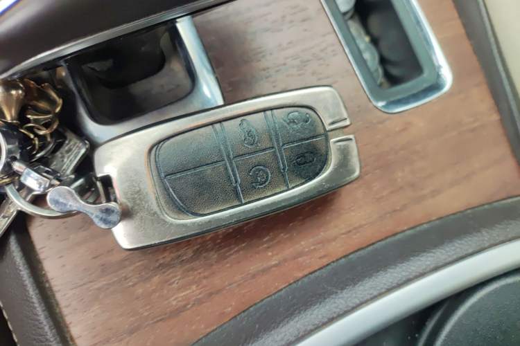 Used Chrysler 300C 2014 3.0L Excellence Edition Vehicle Key