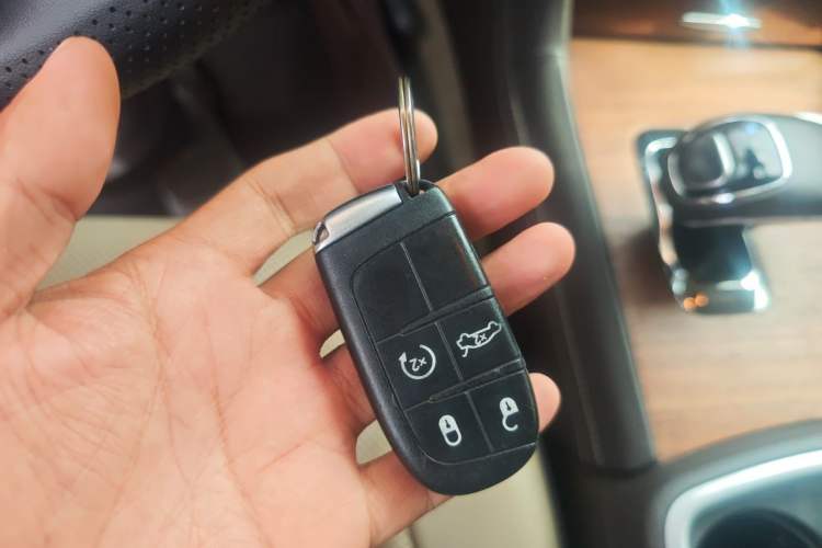 Used Chrysler 300C 2014 3.0L Excellence Edition Vehicle Key