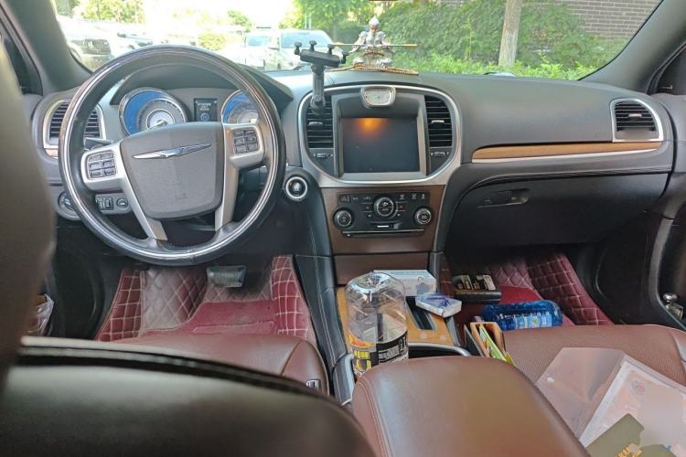 Used Chrysler 300C 2014 3.0L Excellence Edition Center Console