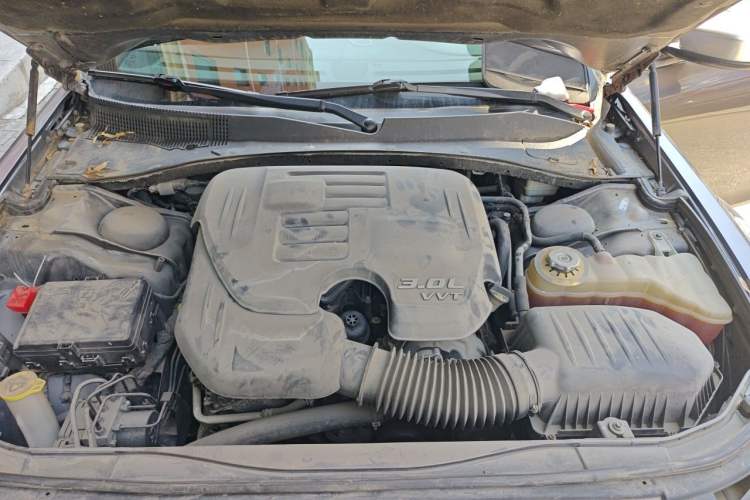 Used Chrysler 300C 2014 3.0L Excellence Edition Engine Bay