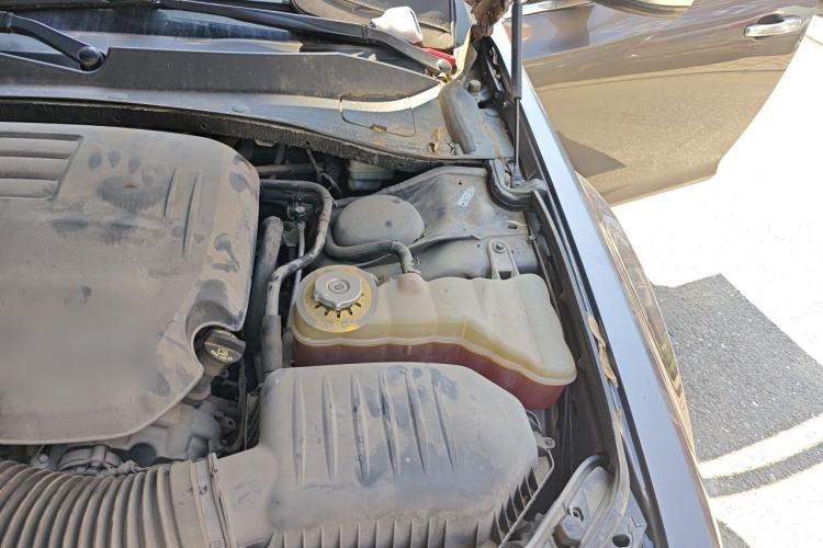 Used Chrysler 300C 2014 3.0L Excellence Edition Engine Bay Left