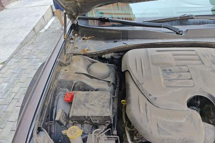 Used Chrysler 300C 2014 3.0L Excellence Edition Engine Bay Right
