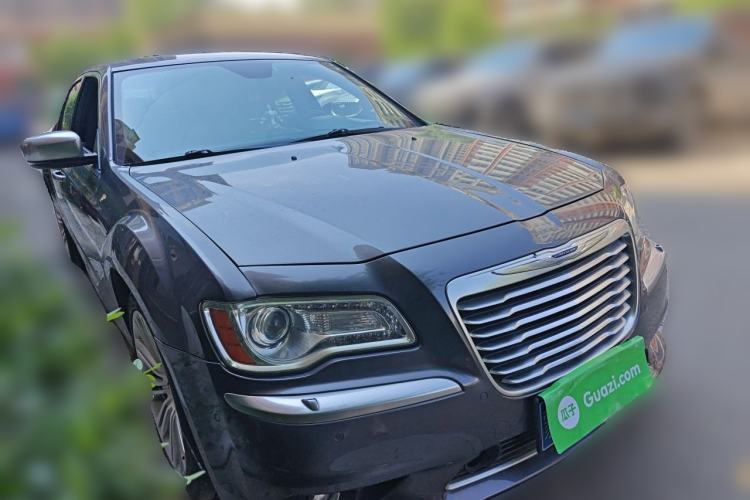 Used Chrysler 300C 2014 3.0L Excellence Edition Front Right 45 Deg