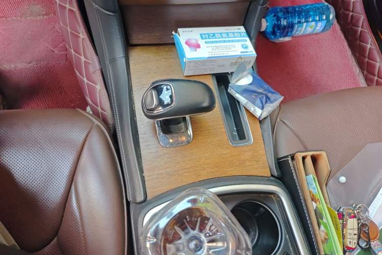 Used Chrysler 300C 2014 3.0L Excellence Edition Gear Lever