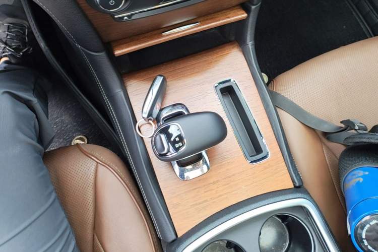 Used Chrysler 300C 2014 3.0L Excellence Edition Gear Lever