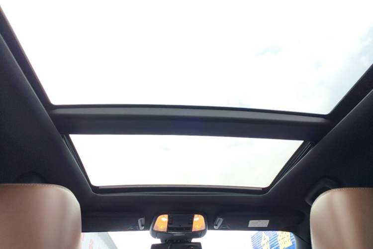 Used Chrysler 300C 2014 3.0L Excellence Edition Headliner