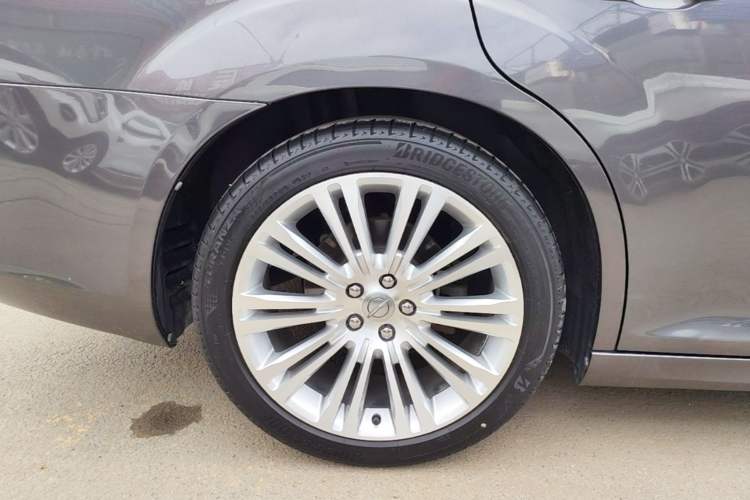 Used Chrysler 300C 2014 3.0L Excellence Edition Right Rear Wheel Hub