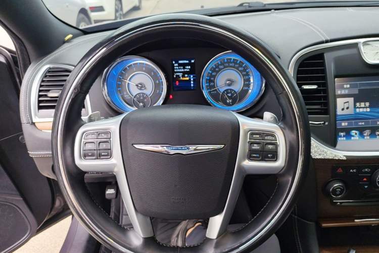 Used Chrysler 300C 2014 3.0L Excellence Edition Steering Wheel