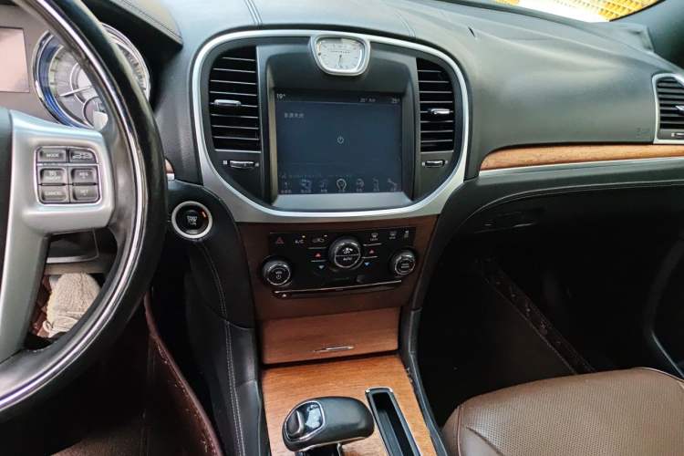 Used Chrysler 300C 2014 3.0L Excellence Edition Audio And AC Panel