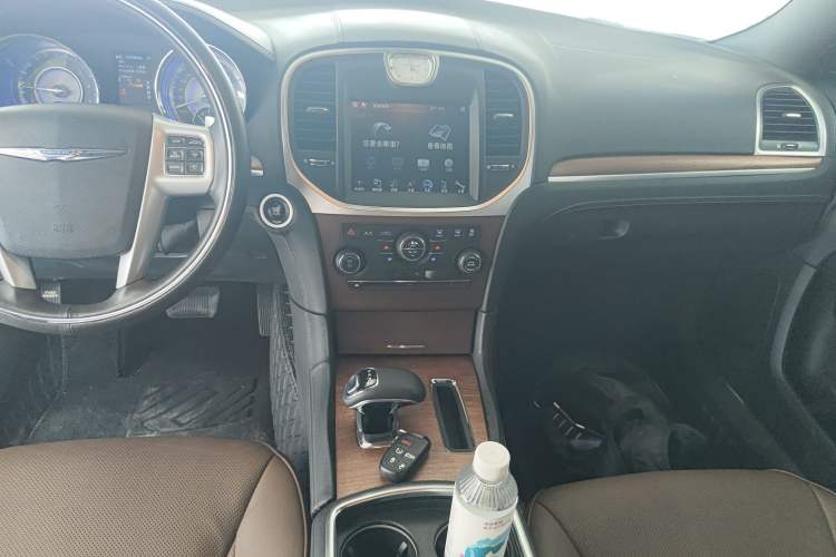 Used Chrysler 300C 2014 3.0L Excellence Edition Audio And AC Panel