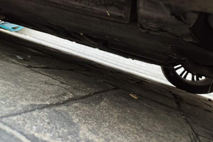 Used Chrysler 300C 2014 3.0L Excellence Edition Chassis Rear Left