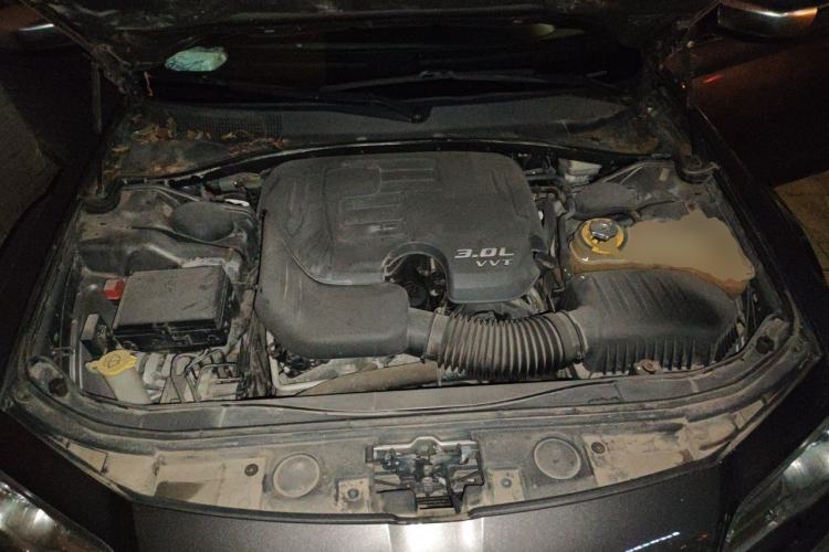 Used Chrysler 300C 2014 3.0L Excellence Edition Engine Bay