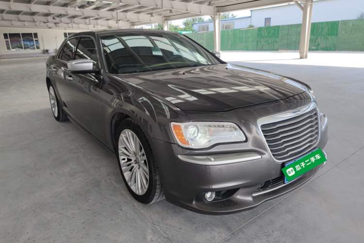 Used Chrysler 300C 2014 3.0L Excellence Edition Exterior 2