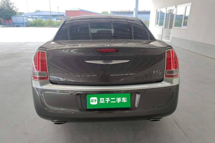 Used Chrysler 300C 2014 3.0L Excellence Edition Exterior 4