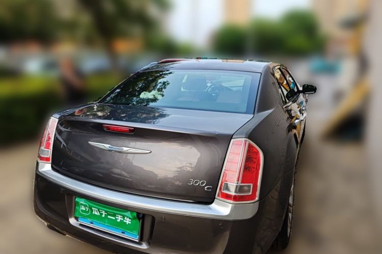 Used Chrysler 300C 2014 3.0L Excellence Edition Rear Right 45 Deg