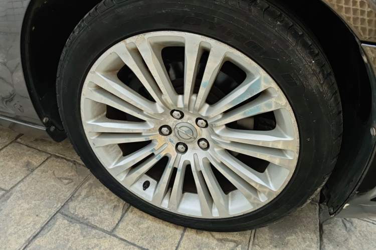 Used Chrysler 300C 2014 3.0L Excellence Edition Right Front Wheel Hub