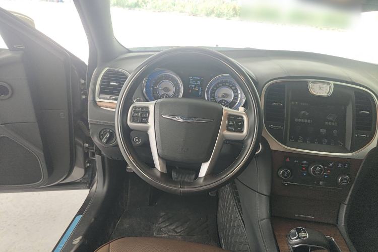 Used Chrysler 300C 2014 3.0L Excellence Edition Steering Wheel